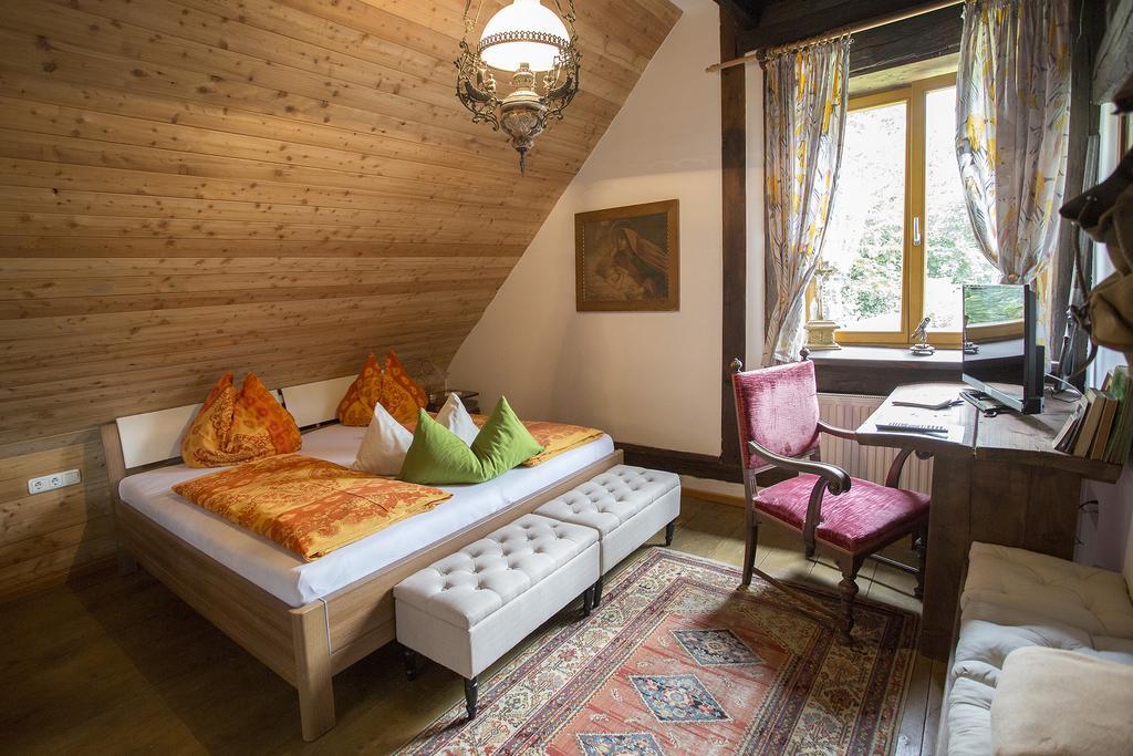 Baderhaus Hotell Bruck an der Mur Exteriör bild